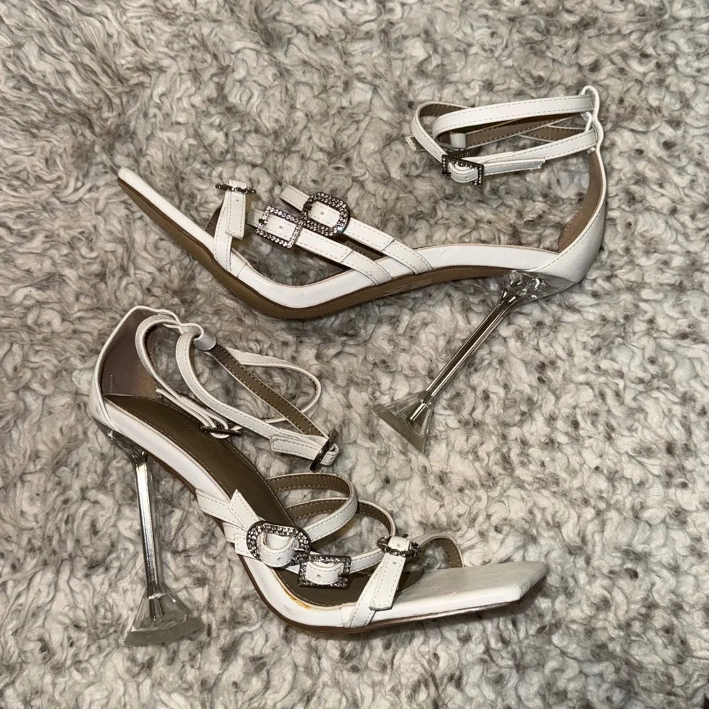 Lemonade Ginny White Strappy Martini Heel Rhinestone Buckle Sandals Womens 8‎ - Picture 6 of 9